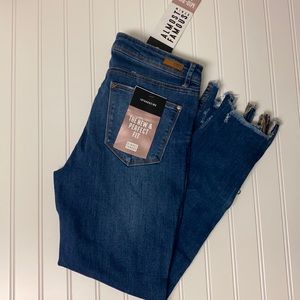 NEW WITH TAGS! Almost Famous Dark Wash Crops